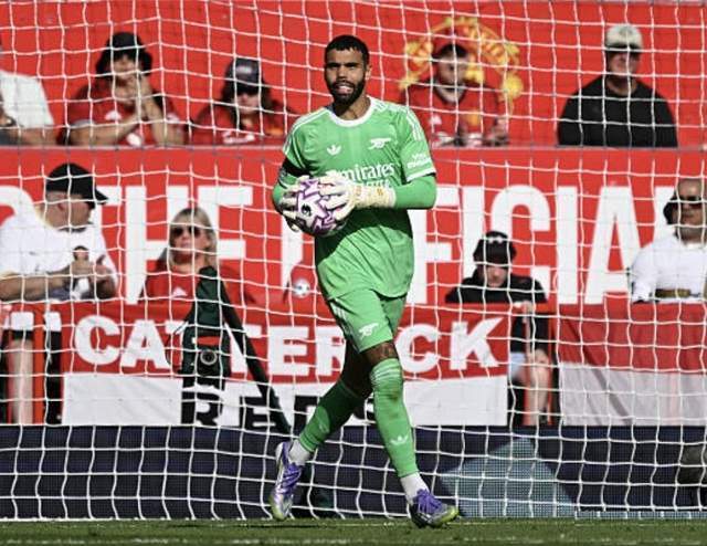 但是在角球, 却被反驳足 但是在角球, 却被反驳足