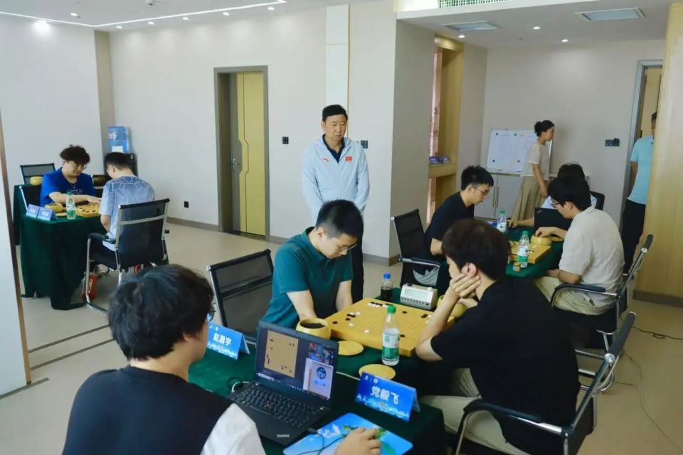 com, 和第三组决