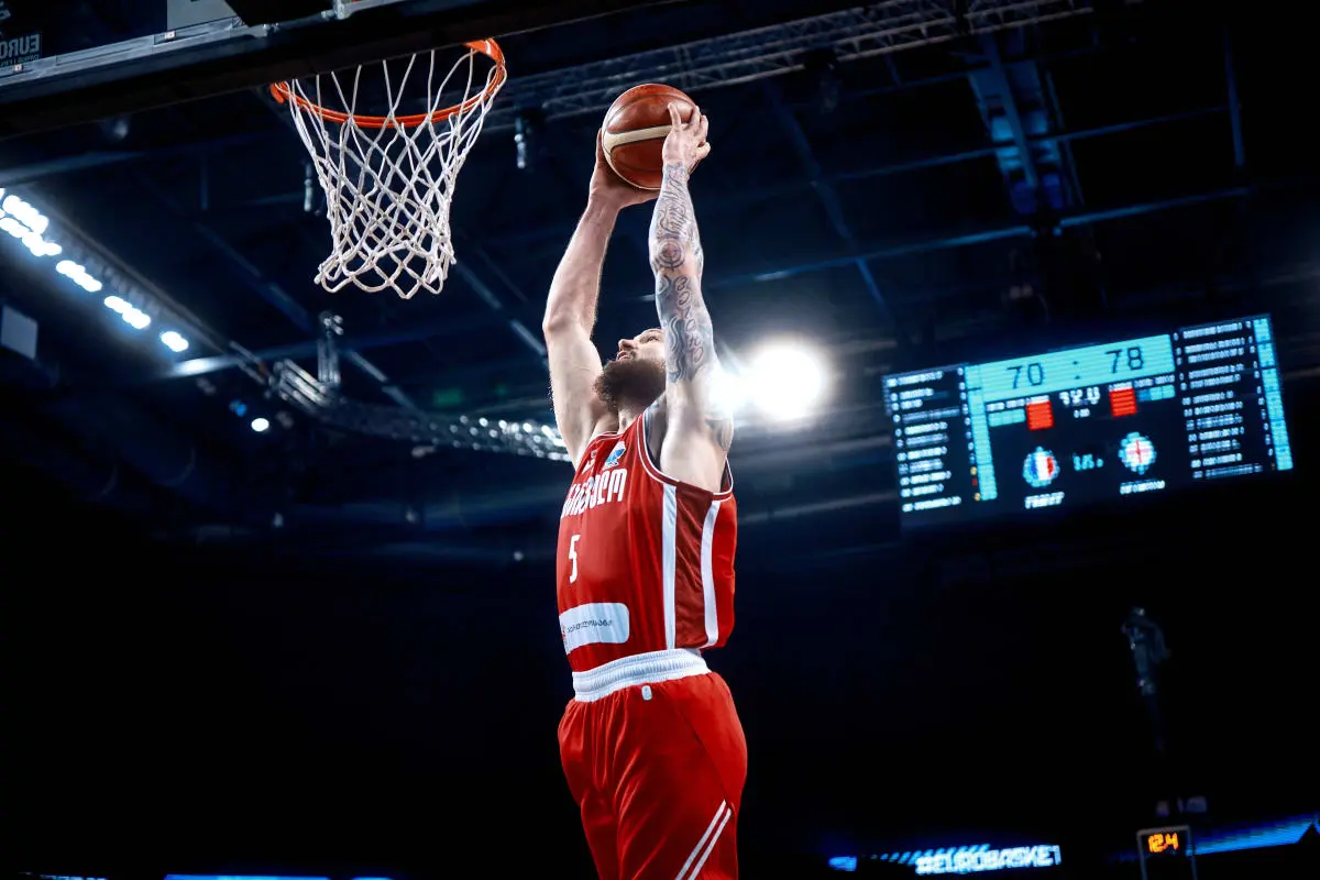 前马刺雄鹿, https, 少的分数